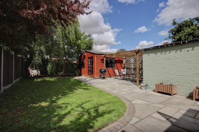 3 bed Semi-Detached for sale Image 10