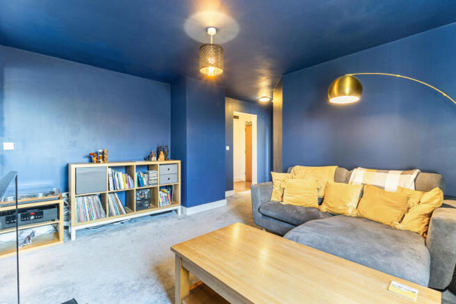 2 bed Flat for sale Image 5