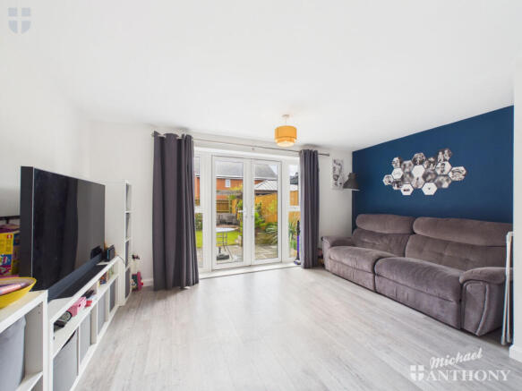 CAM03218G0-PR0982-STILL005