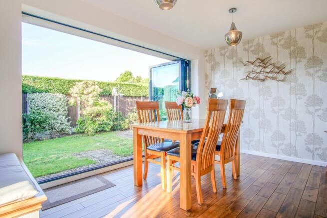 DINING AREA BI FOLD