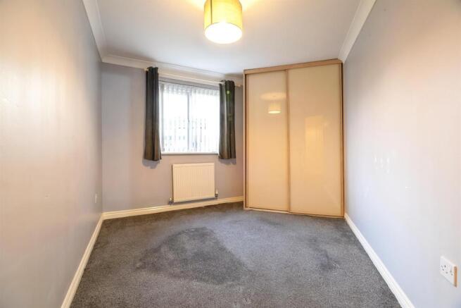 2 bed Ground Flat for sale Image 4