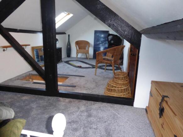 LOFT ROOM