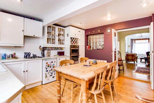 Kitchen/B'fast Room