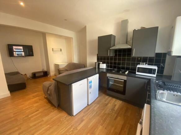 5 bed Terraced to rent Image 5