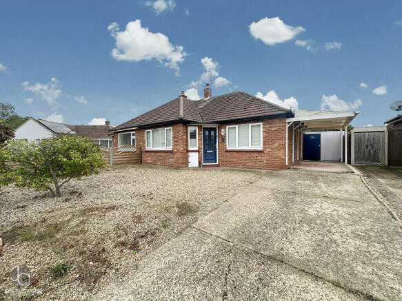 2-bed semi-detached on Whitefriars Way, Prettygate, Colchester, £300,000