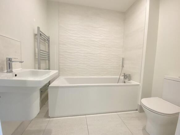 2 bed Flat for sale Image 6