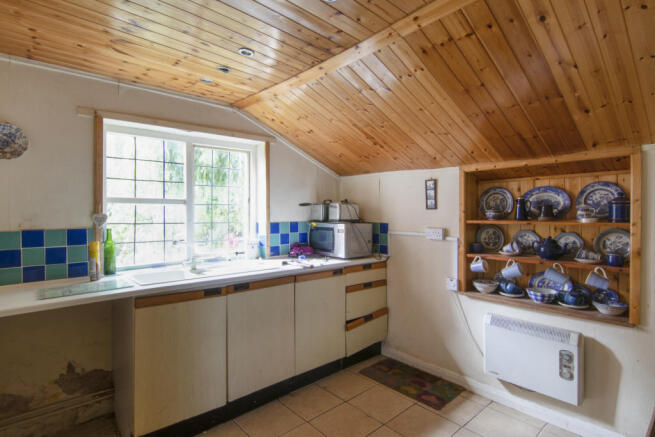 17 Kitchen2 T202107051241.jpg