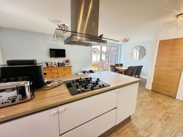Kingfisher Way, Ollerton, Newark photo 5