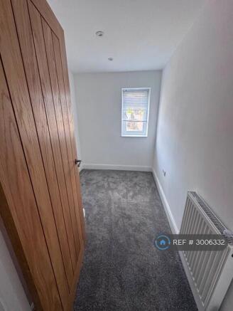 4 bed Terraced to rent Image 5