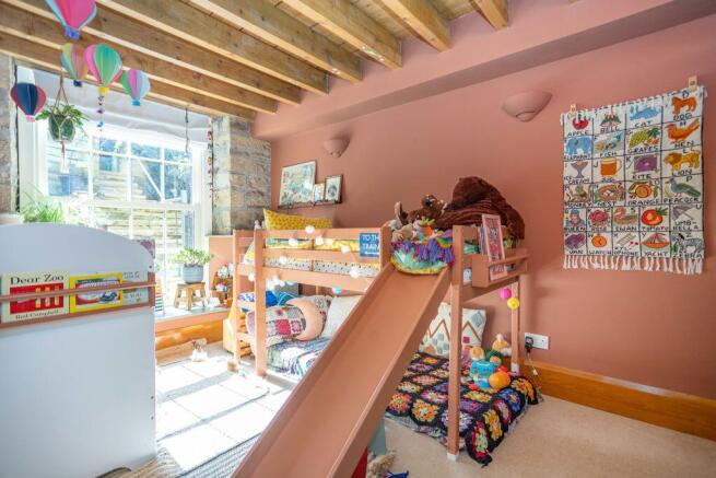 2 bed Apartment for sale Image 6