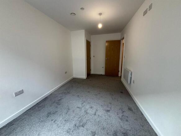 1 bed Apartment to rent Image 5