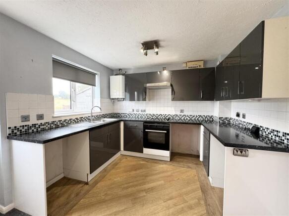 3 bed Semi-Detached for sale Image 8