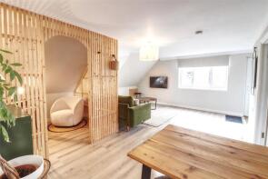3, Woodside Place, Cairn Road, Ilfracombe EX34 8DL