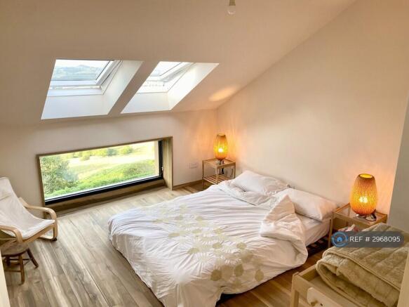 4 bed Semi-Detached to rent Image 6