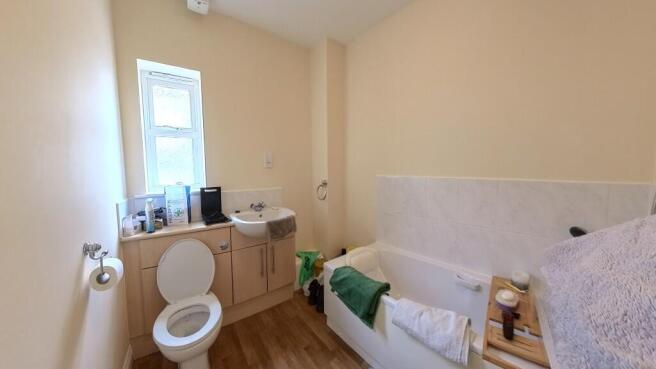 2 bed Flat for sale Image 8