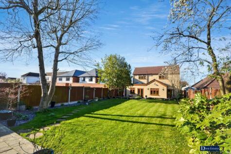 Hubbards Chase, Emerson Park, Hornchurch, RM11