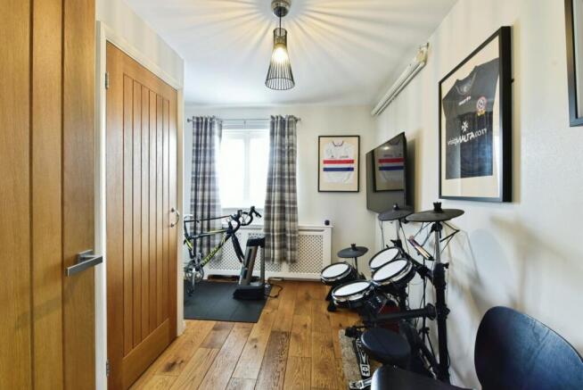 4 bed Detached for sale Image 10