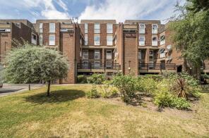 25, Sandalwood House, Longlands Road, Sidcup DA15 7NB