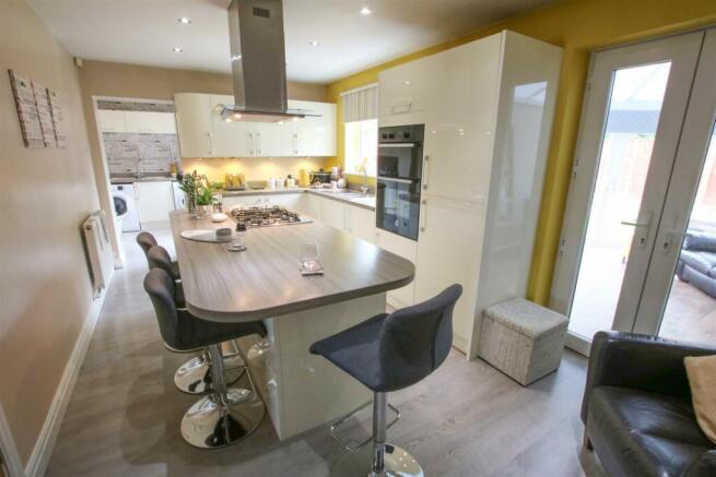 ISLAND KITCHEN