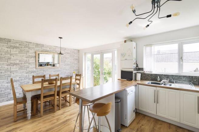 Kitchen / Dini...