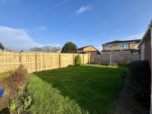 2 bed Semi-Detached Bungalow for sale Image 10