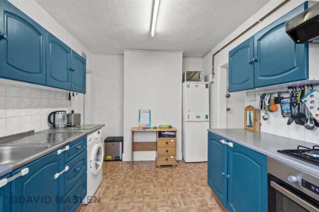 Kitchen (4).jpg