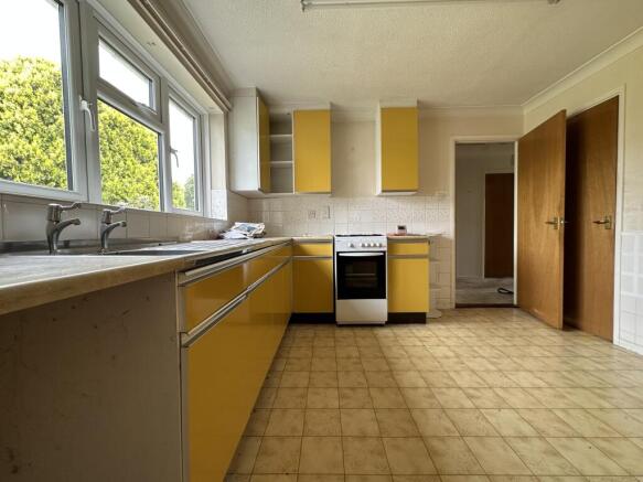 Kitchen 1.JPG