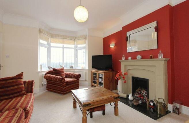 LOUNGE 1
