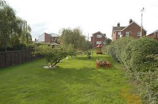 Garden to house