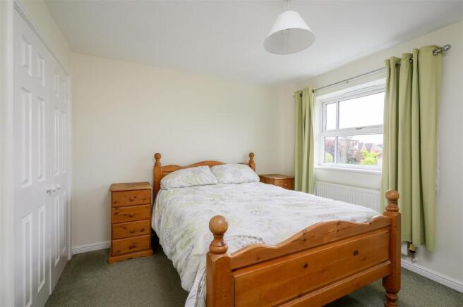 4 bed Detached for sale Image 12
