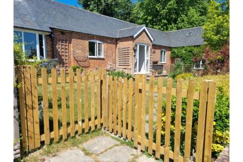 St. Nicholas Yard - Fyfield, Marlborough, SN8