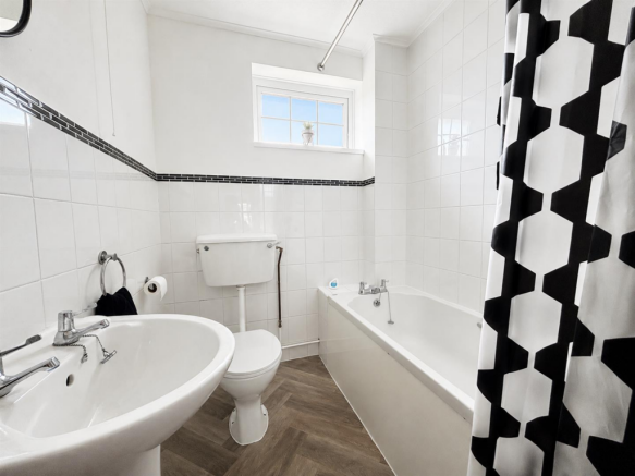 Pelham Rise, Peacehaven photo 4