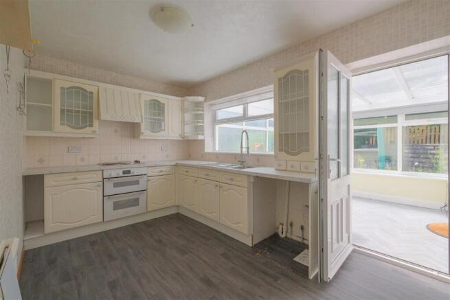2 bed Semi-Detached for sale Image 2