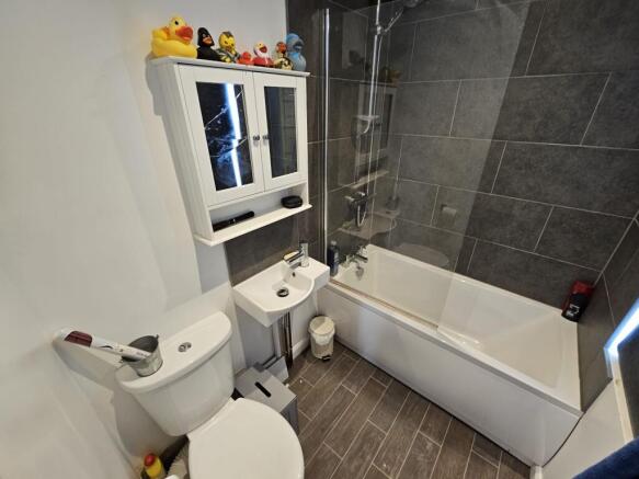 6 bed Block of Apartments for sale Image 8
