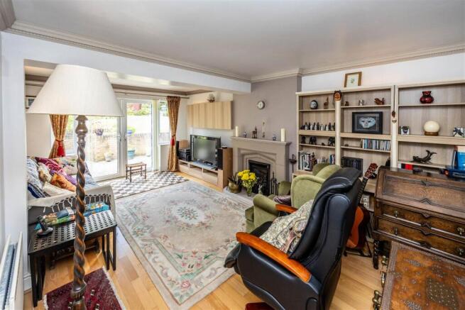 4 bed Detached for sale Image 6
