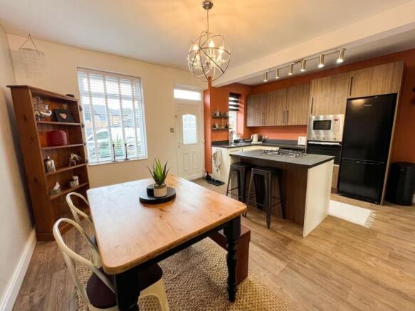 OPEN PLAN DINING KITCHEN
