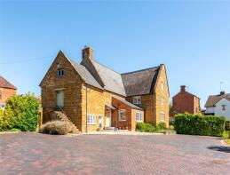 The Oaks, High Street, Flore NN7 4LL