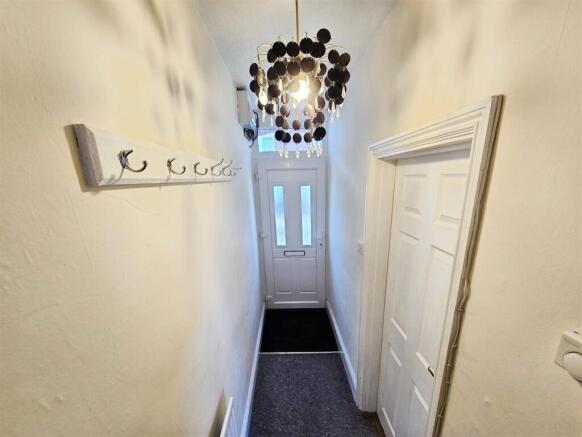 Oswald-Road-Prime-Choice-Rushden-Hall-way.jpg