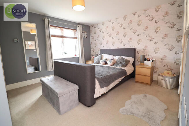4 bed Detached for sale Image 12