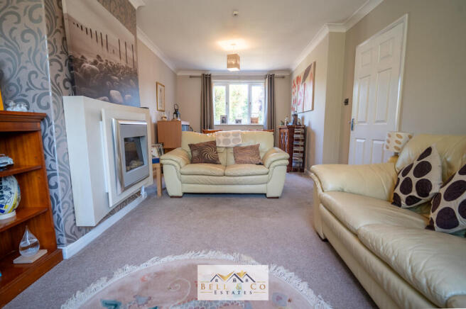 3 bed Semi-Detached for sale Image 9