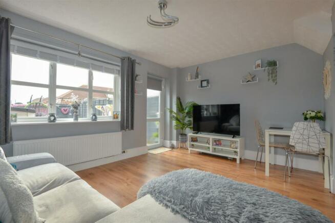 Living Room 4.jpg