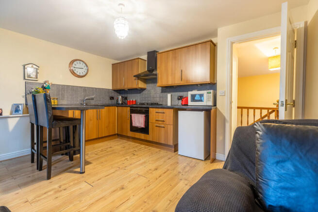 Living Room/Kitch...