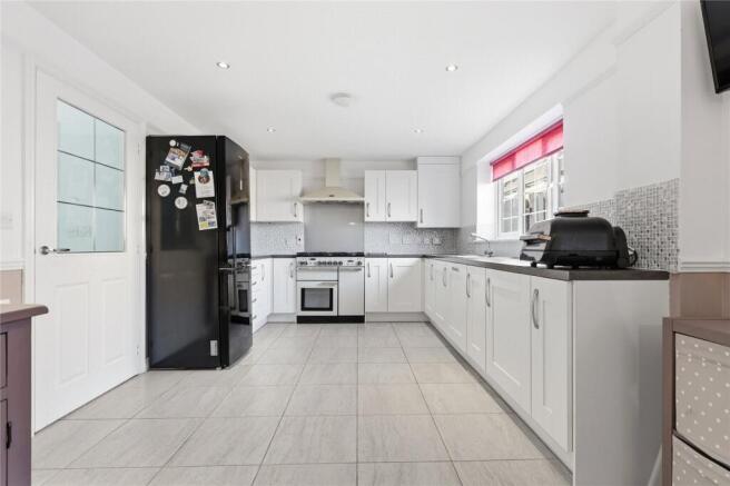4 bed Detached for sale Image 9