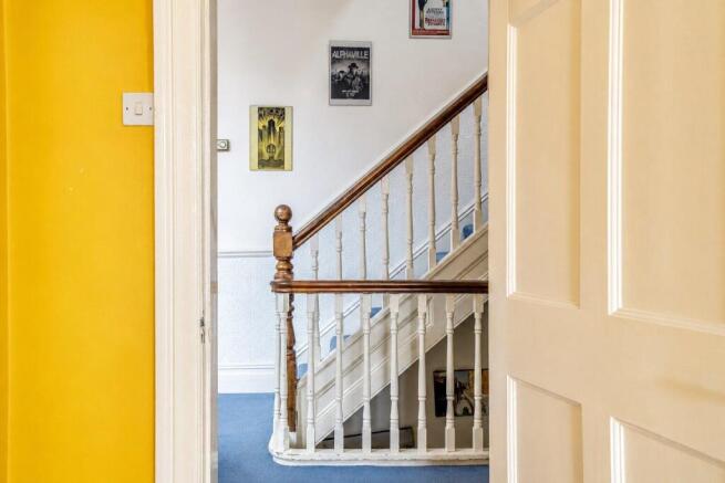 5 bed Semi-Detached for sale Image 9