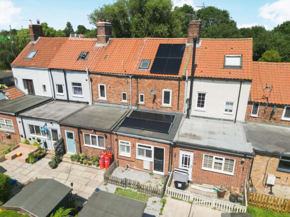 3 bed Terraced for sale Image 10