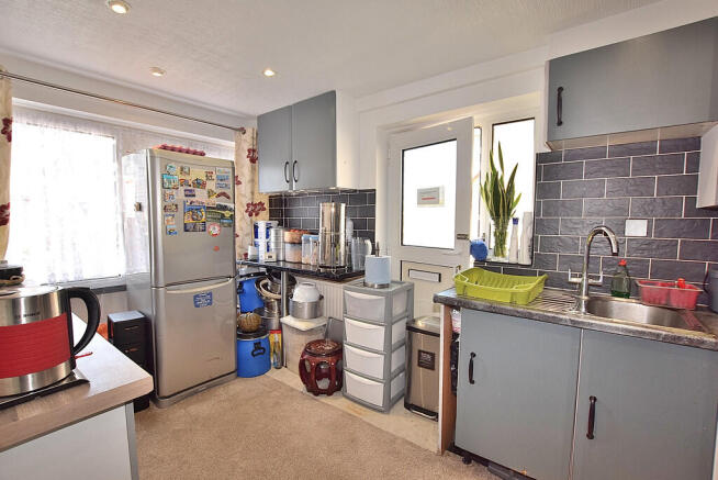 3 bed Semi-Detached for sale Image 9