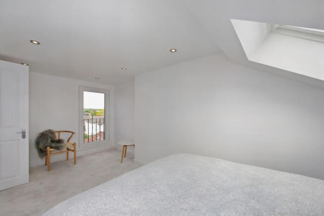 8554225-interior21-800.JPG