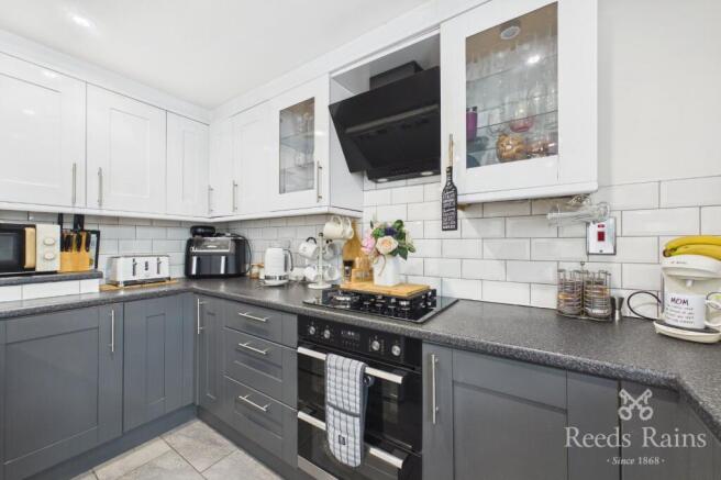 3 bed Terraced for sale Image 10