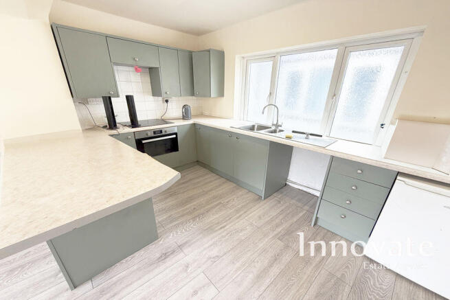 Apartment in Sandwell, Tat Bank - View 4