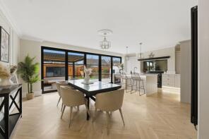 15, Kirloe Avenue, Leicester LE3 3LA